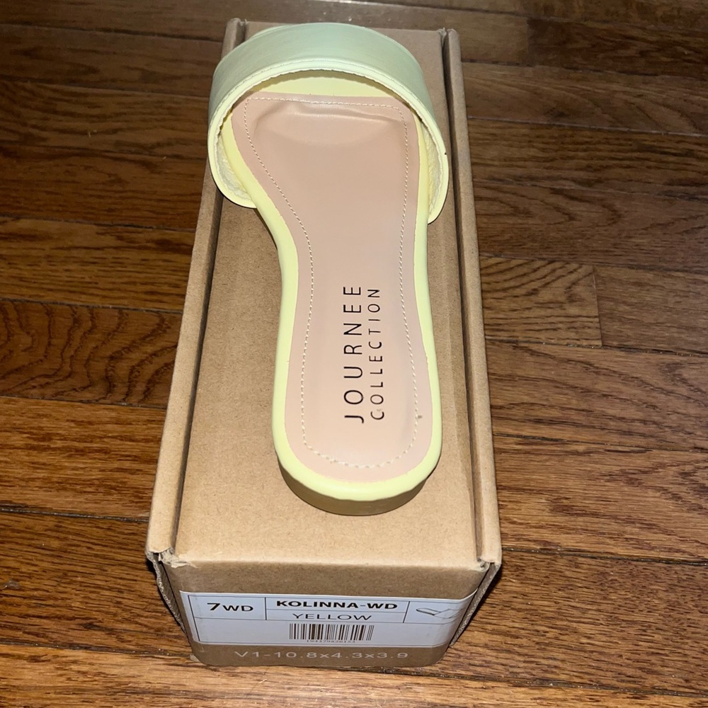 Journee Collection Tru Comfort Kolinna Sandal Yellow Women’s 7 Wide Vegan Suede - Picture 5 of 8